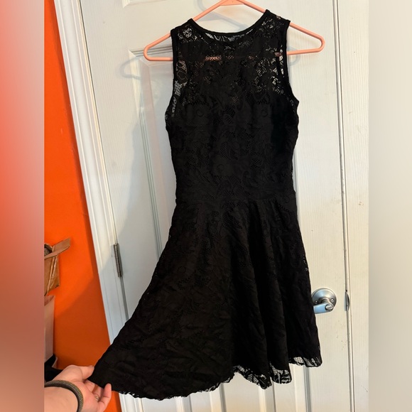 BLACK LACE SKATER DRESS - Picture 7 of 10